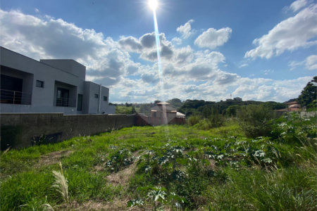 Terreno com 570,00 m² no Santa Mônica