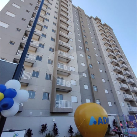 Apartamento no Condomínio Parque das Acácias.