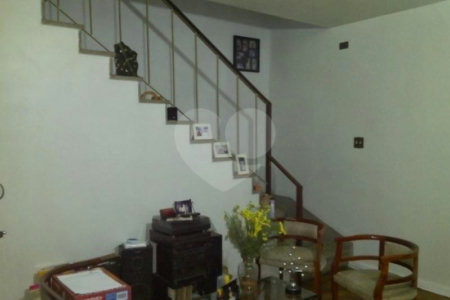 Sobrado com 180m², 3 quartos e 2 vagas