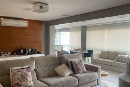 Apartamento na Mooca com 204 m² com vista maravilhosa, sendo 3 suítes e 4vagas.