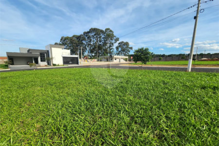 Loteamento no Recanto do Sabias á venda