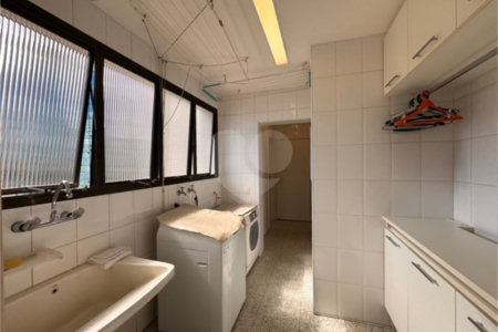 Higienópolis: Apartamento de 350 m2, 4 suítes, 5 vagas.