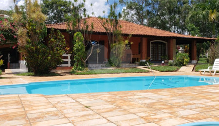 Chácara à venda com 4 quartos, sendo 1 suíte,  no Centro, Ribeirão Bonito, SP