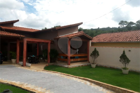 Casa para Venda em Piracaia