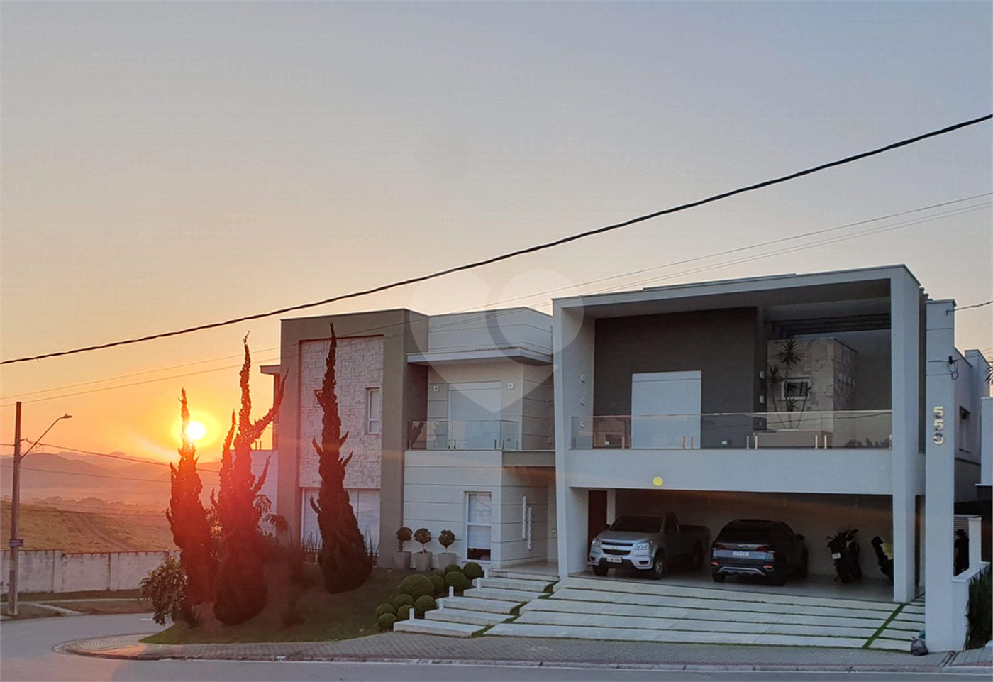 CASA A VENDA NO URBANOVA, CONDOMINIO JAGUARY, 4 DORMITORIOS, 4 SUITES, 5 VAGAS, PISCINA, SJC