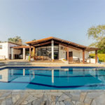 Casa à venda ou para alugar com 5 quartos, sendo 3 suítes, em Chácara Pavoeiro, Cotia, SP