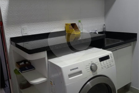Sobrado à venda com 5 quartos, sendo 3 suítes, em Residencial Jatobás, Louveira, SP