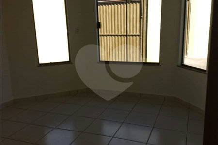 Casas térreas- Pq. Residencial Maria Stella Fagá.