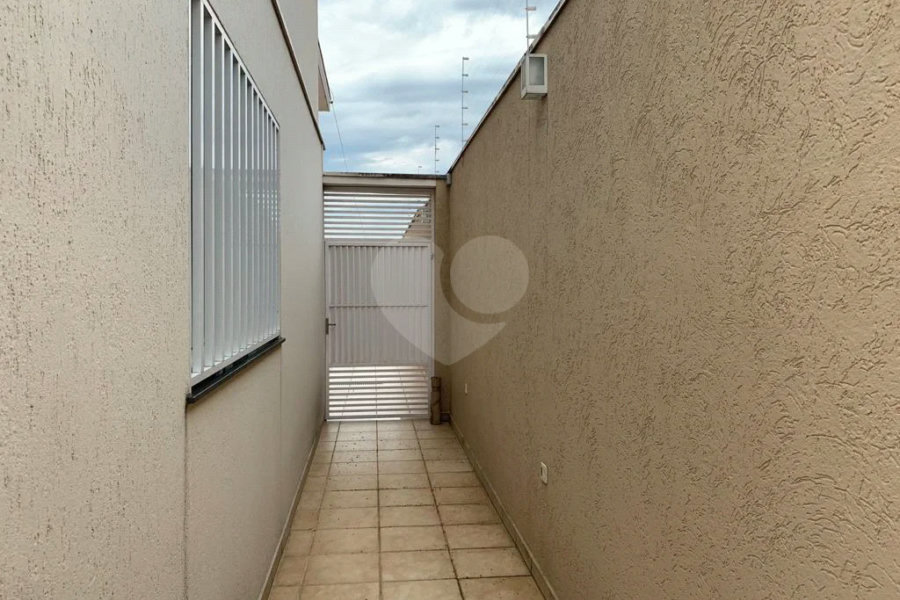 Excelente sobrado com piscina e churrasqueira