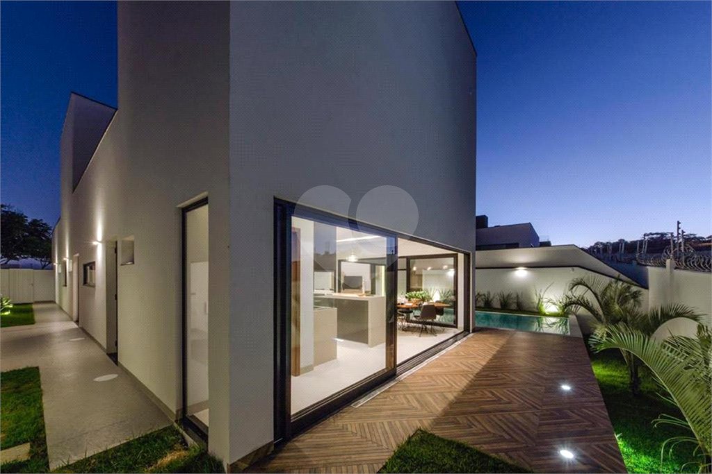Casa térrea no Condomínio Alphaville II , localizado na cidade de Ribeirão Preto/SP .