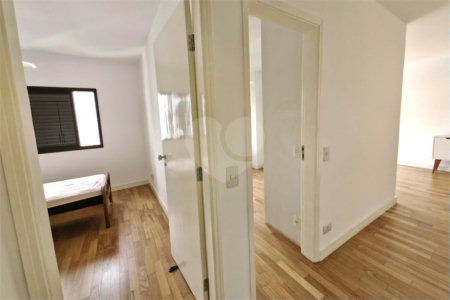 ÓTIMO APARTAMENTO 76 m² ÚTEIS REFORMADO 1 VAGA DE GARAGEM