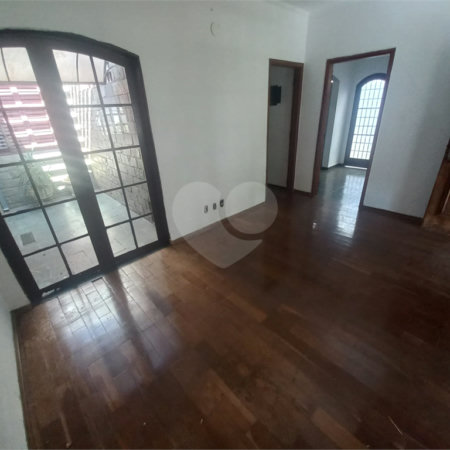 Casa térrea para venda ou locação no Parque Estancia Suíça.