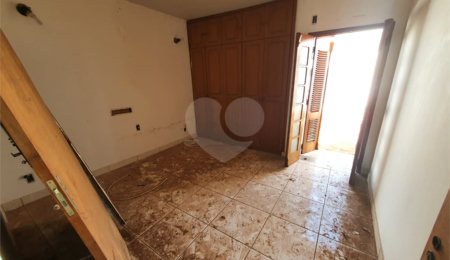 Casa Térrea à venda com 5 quartos, sendo 2 suítes,  no Centro, São Carlos, SP
