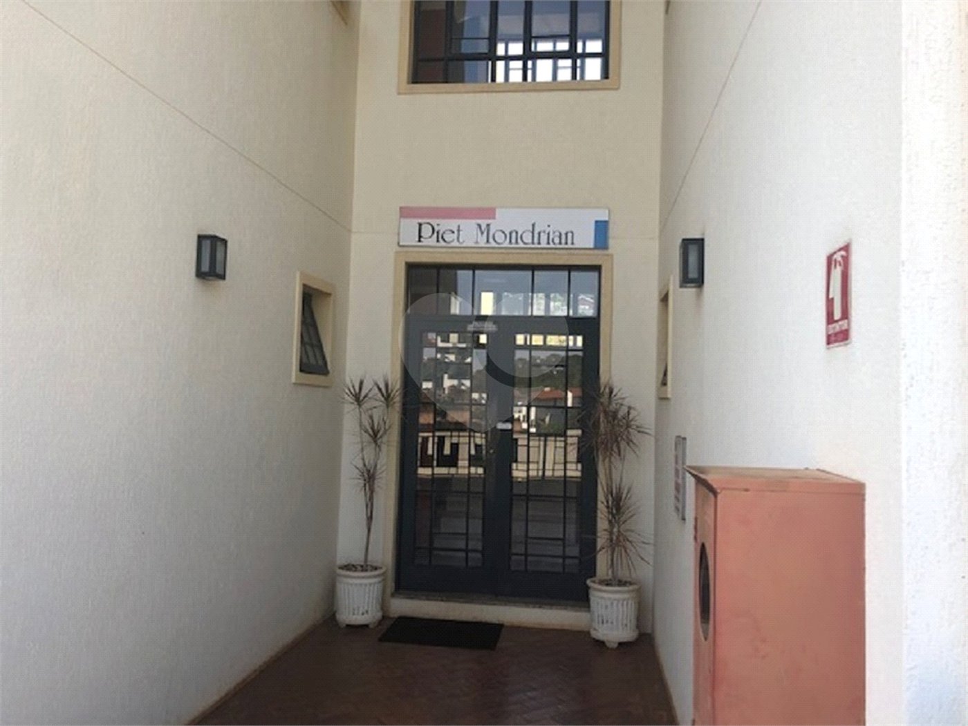 Apartamento no Condomínio Residencial Piet Mondrian.