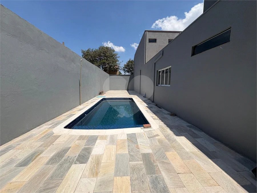 CASA COM PISCINA VENDA JARDIM MUNIQUE