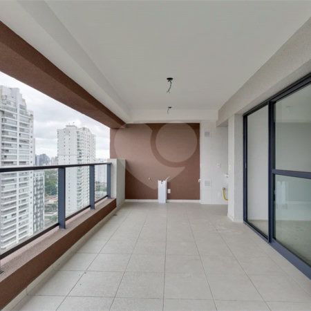 Apartamento à venda com 3 quartos, sendo 1 suíte, em Alto da Boa Vista, São Paulo, SP