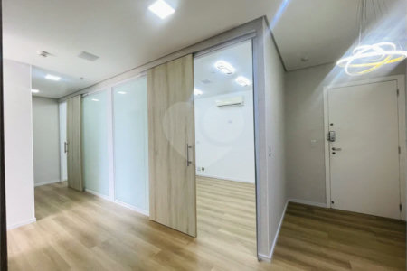 Consultório de 61 m² com 5 ambientes e Varanda no Domo Business!