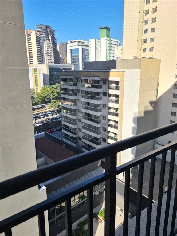 Apartamento à venda na Bela Vista de 24m2 com 1 dormitórios e sem vagas.Estuda Permuta.