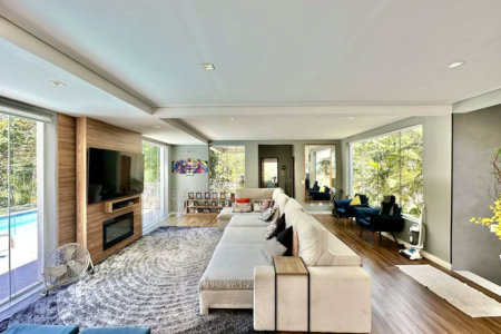 Magnífica Casa Contemporânea na Fazendinha - 4dorms | 3 Suites | Gourmet, piscina, lareira, hóspedes, escritório! Muito Verde e Tranquilidade em um dos melhores condominios da Região .