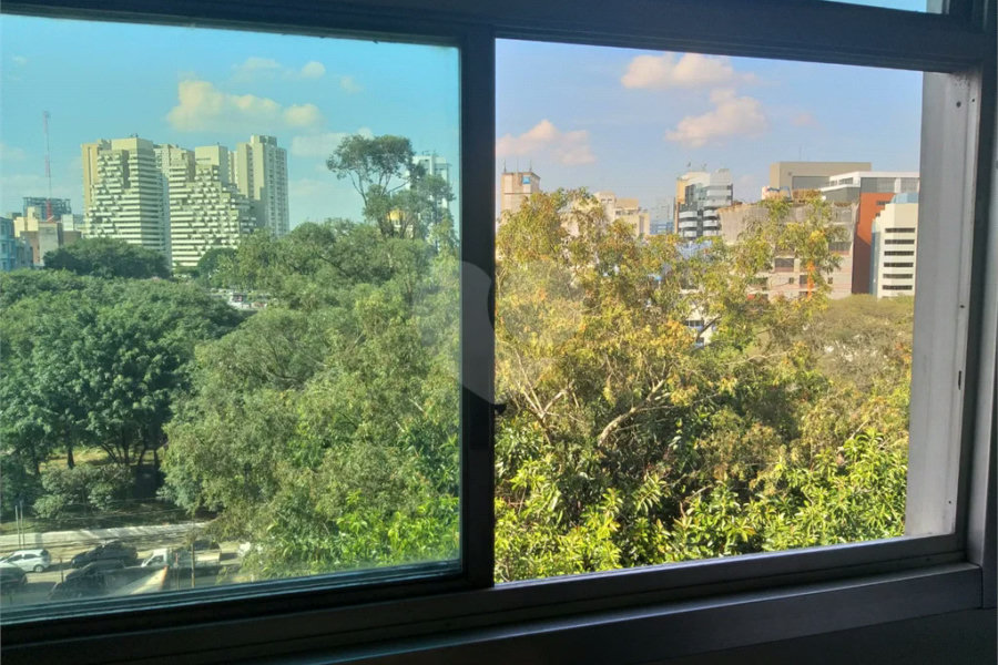 Apartamento de 4 quartos (1 suíte), à venda no Paraíso