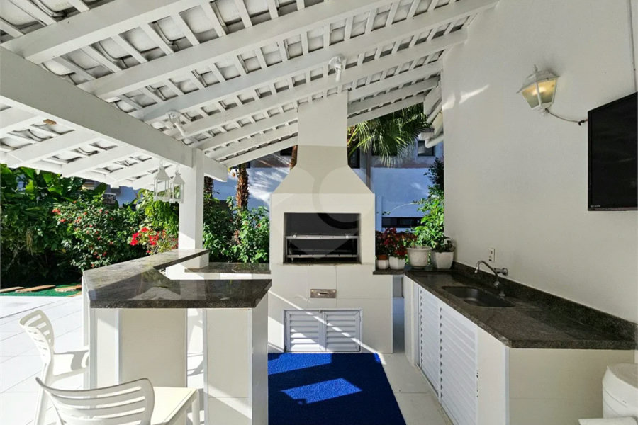 Casa à venda com 4 quartos, sendo 3 suítes,  em Riviera de São Lourenço, Bertioga, SP