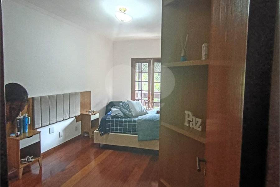 SOBRADO DE 426,0 M² COM 04 SUITES, SALÃO DE FESTAS, 06 VAGAS,06 BANHEIROS E PISCINA PARA LOCAÇÃO OU VENDA NO BARRO BRANCO