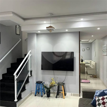 Apto de 230m² no Cambuci com 3 dorms, 5 vagas, 3 suítes. Estudo permuta.