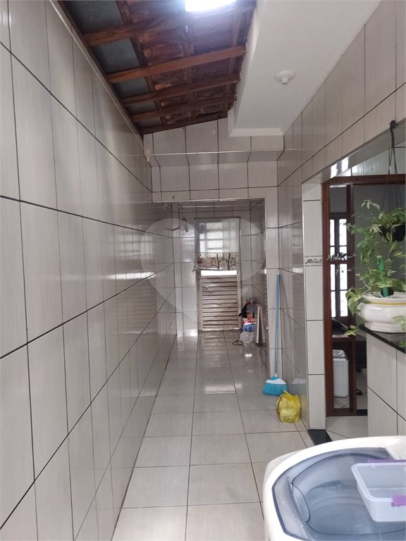 Casa térrea para venda, com 3 dormitórios, sendo 1 suíte.