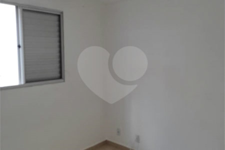 Apartamento no Condomínio Mont Royal.