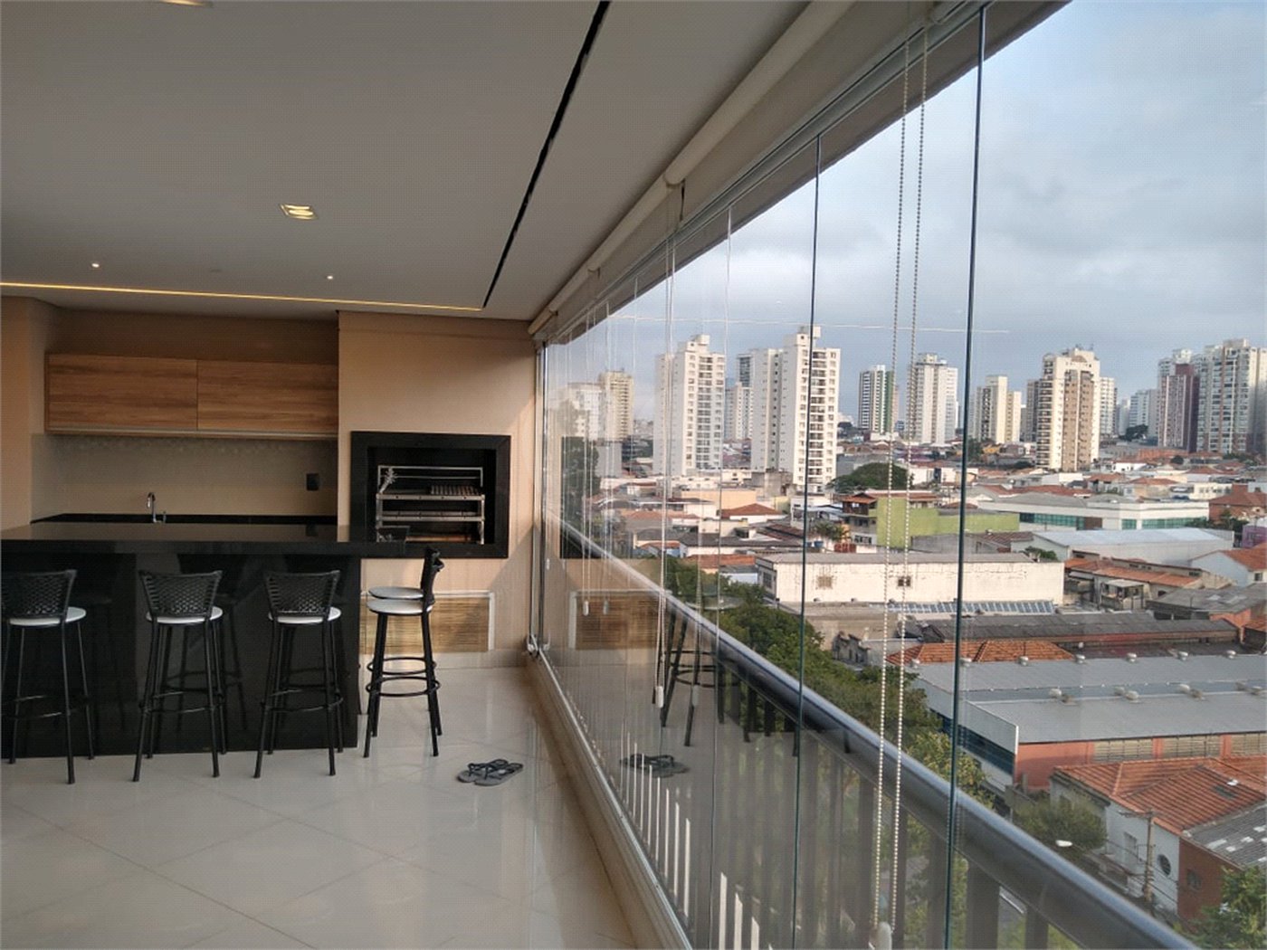 Apartamento 3 suítes, varanda gourmet, 3 vagas em Condomínio Clube na Mooca