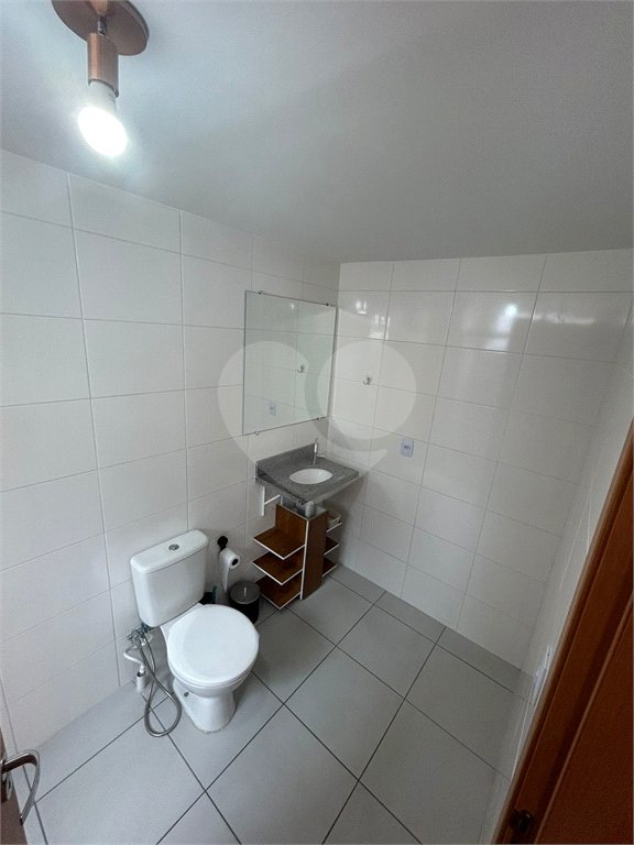 Apartamento de 44m² com vaga na garagem.