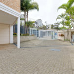 Casa à venda com 4 quartos, sendo 2 suítes, no condomínio Bristol Village, São Paulo - SP