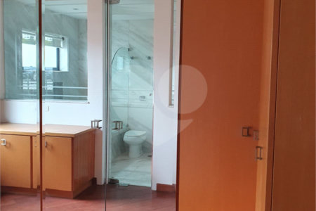 Casa à venda com 2 quartos, sendo 1 suíte, no condomínio Flamboyant, São Paulo - SP