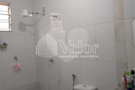 Casa Térrea com 3 dormitórios, sendo 1 suíte.