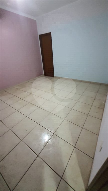 Casa sobrado para venda no Jardim das Torres