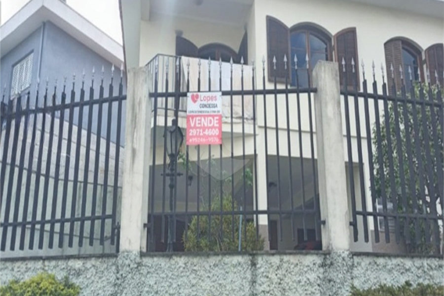 Bonita casa assobradada,no Bairro das Palmas do Tremembé, terreno com 14 X 50 e 350 área construída