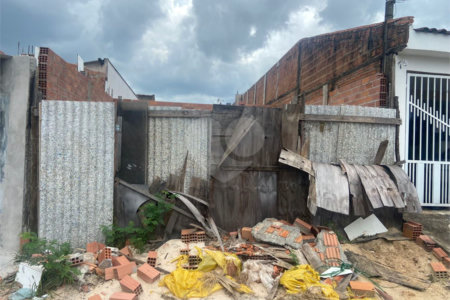 Terreno com 138,00 m² .