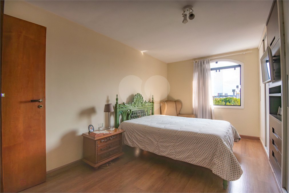 CASA REFORMADA NO PLANALTO - 270m