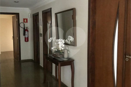 Apartamento 2 dormitórios à venda na Vila mariana.
