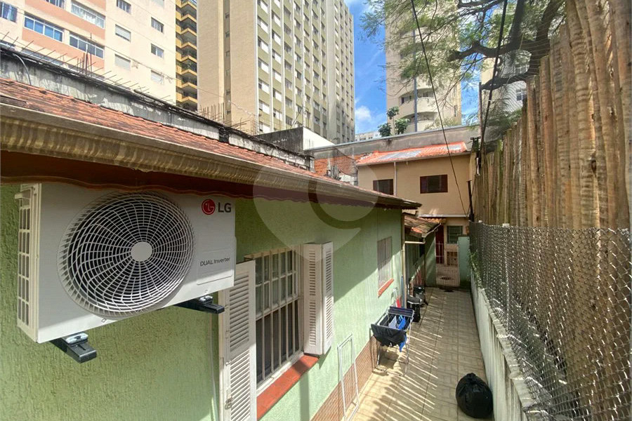 Terreno 10 X 30m,ideal para construtor, com casa principal, mais 3 casas no mesmo terreno e gerando renda, em Perdizes - São Paulo
