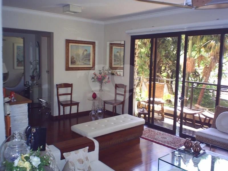 Apartamento á venda na Vila Olímpia de 156m² com 3 dormitórios, 1 suíte e 2 vagas.