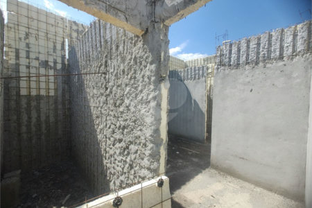 Terreno 810 metros à venda em Atibaia com projeto aprovado exclusivo de alto padrão com construção inacabada