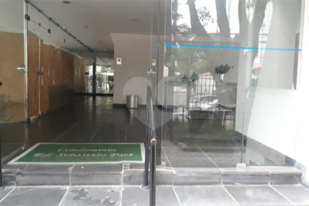Venda apartamento 2 dormitórios, vaga de garagem fixa, lazer completo. Campo Belo. SP.