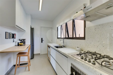 Apartamento à venda com 2 quartos, sendo 1 suíte,  em Campo Belo, São Paulo, SP