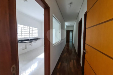 Casa à venda com 3 dormitórios, sendo 1 suite e ampla área de lazer no Jardim Brasil