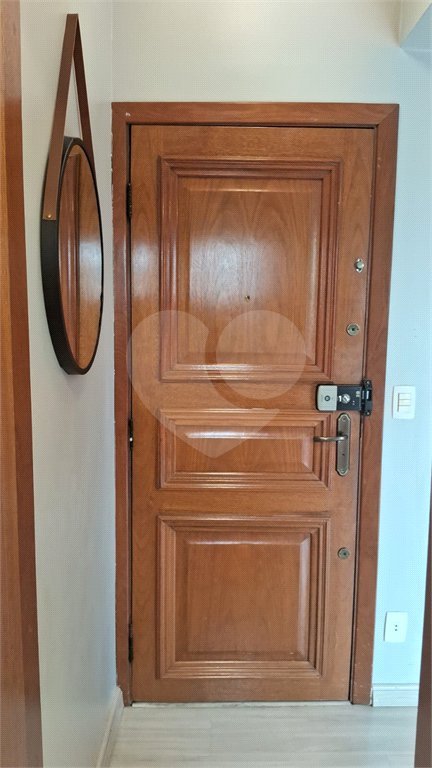 Apartamento a venda na Aclimação com 4 dormitórios e 2 vagas.