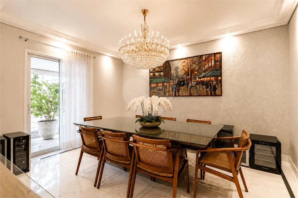 Apartamento mobiliado para locação em Moema | 275 m² | 3 suítes | 4 vagas