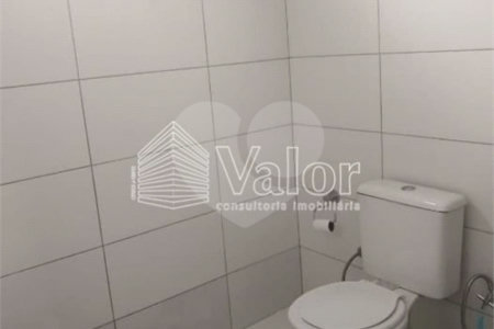 Casa Térrea com 3 dormitórios, sendo 1 suíte.