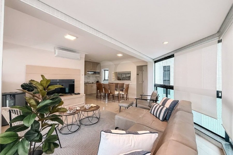 Apartamento à venda com 4 quartos, sendo 2 suítes, em Riviera de São Lourenço, Bertioga, SP
