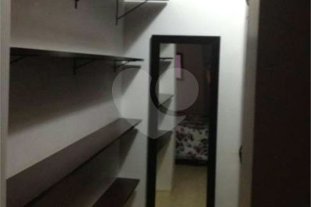Apartamento em Cambuci